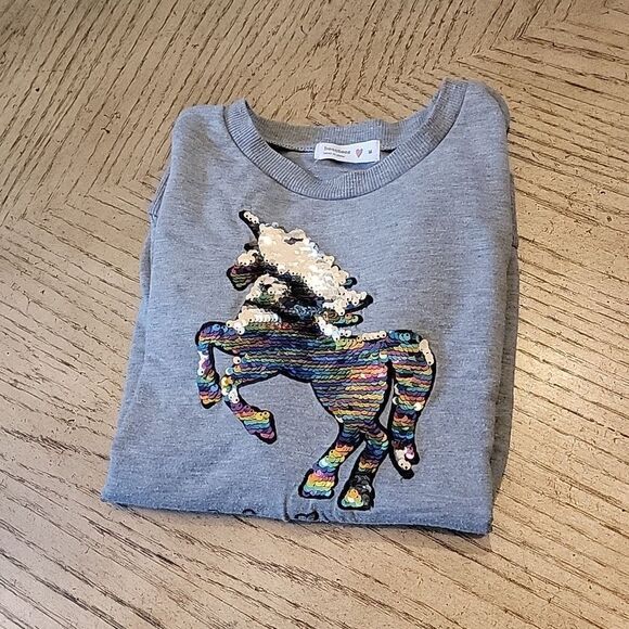 Girls size M sequin Unicorn sweater - Picture 8 of 8